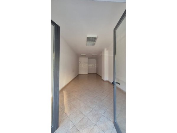 Tirane, jepet me qera ambjent biznesi Kati 0, 42 m² 500 € (Ish Tregu Elektrik)