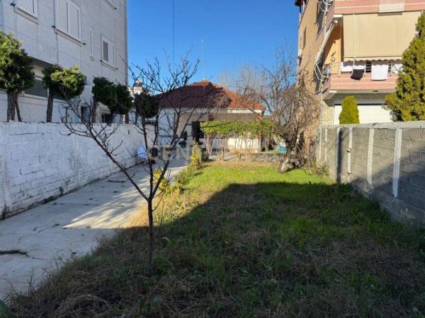 Tirane, shes truall , 495 m² 110.000 € (Shkozet)
