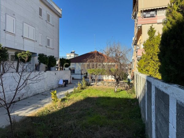 Tirane, shes truall , 495 m² 110.000 € (Shkozet)