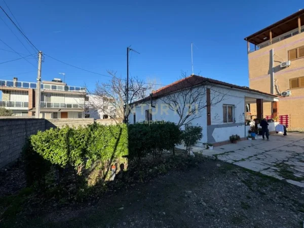 Tirane, shes truall , 495 m² 110.000 € (Shkozet)