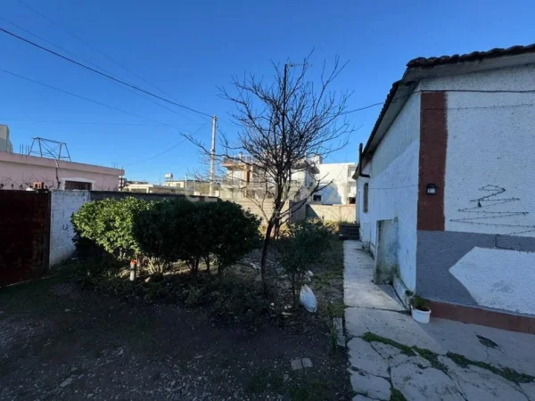 Tirane, shes truall , 495 m² 110.000 € (Shkozet)