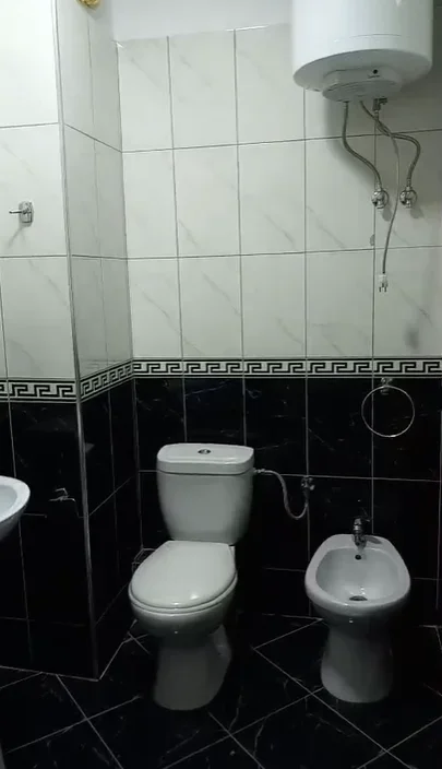 Tirane, jepet me qera apartament 2+1 Kati 4, 120 m² 500 € (YZBERISHT)