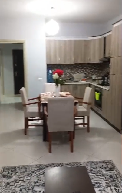 Tirane, jepet me qera apartament 2+1 Kati 4, 120 m² 500 € (YZBERISHT)