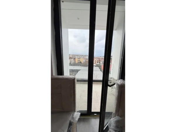 Tirane, jepet me qeraapartament 2+1 Kati 3, 98 m² (Sheshi Shqiponja)