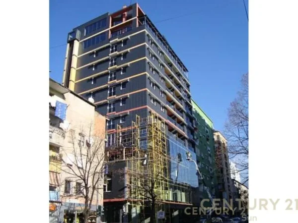 Tirane, shes ambjent biznesi Kati 1, 30 m² 135.000 € (Bllok)