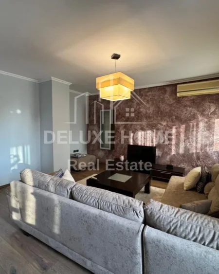 Tirane, jepet me qera apartament 2+1+Ballkon Kati 8, 105 m² 800 € (Kompleksi Halili)