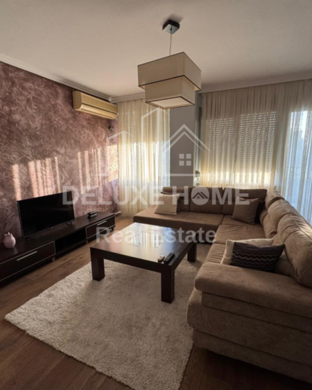 Tirane, jepet me qera apartament 2+1+Ballkon Kati 8, 105 m² 800 € (Kompleksi Halili)