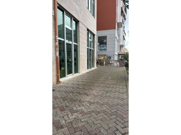 Tirane, shitet ambjent biznesi Kati 0, 77 m² 450.000 € (Tregu elektrik)