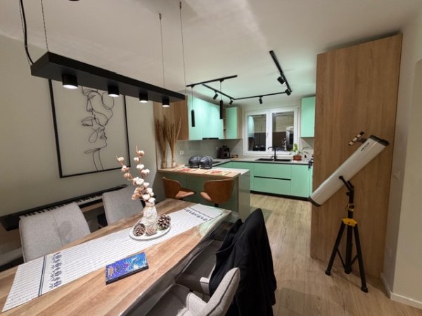 Tirane, jepet me qera apartament 1+1+Aneks Kati 2, 64 m² 750 € (gjykata e rrethit)