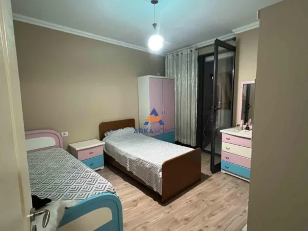 Tirane, shitet apartament 2+1+Ballkon Kati 1, 106 m² 200.000 € 