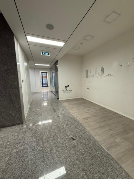 Tirane, jepet me qera zyre Kati 3, 1.000 m² 17.000 € (RRUGA E KAVAJES)