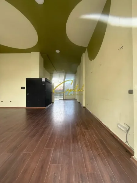 Tirane, shitet dyqan Kati 0, 75 m² 225.000 € (QYTET STUDENTI)