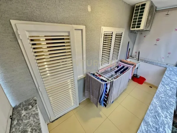 Tirane, jepet me qera apartament 1+1+Ballkon Kati 3, 70 m² 620 € (selite perballe euro 3D)