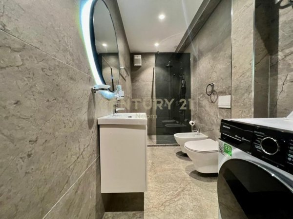 Tirane, jepet me qera apartament 1+1+Ballkon Kati 3, 70 m² 620 € (selite perballe euro 3D)