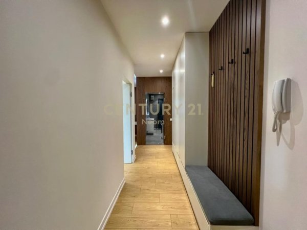 Tirane, jepet me qera apartament 1+1+Ballkon Kati 3, 70 m² 620 € (selite perballe euro 3D)