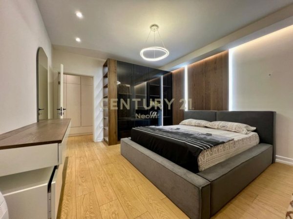 Tirane, jepet me qera apartament 1+1+Ballkon Kati 3, 70 m² 620 € (selite perballe euro 3D)