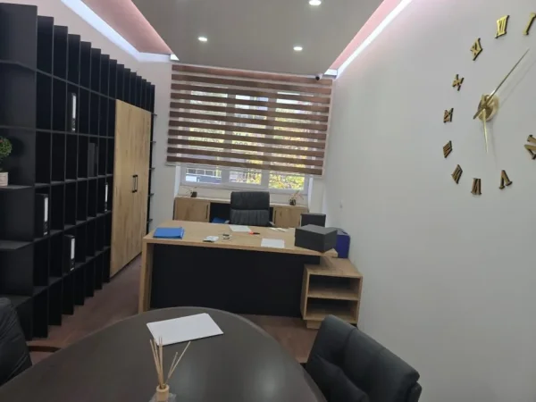 ZYRE ME QERA 75 M2 VASIL SHANTO 70.000 LEKE