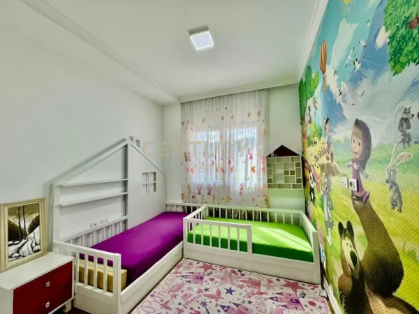 Tirane, jepet me qera apartament 2+1+Ballkon Kati 3, 115 m² 900 € (liqeni i thate hamdi garunja)