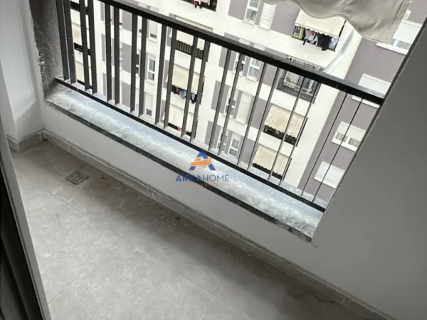 Tirane, jepet me qera apartament 2+1+Ballkon Kati 5, 100 m² 415 € 