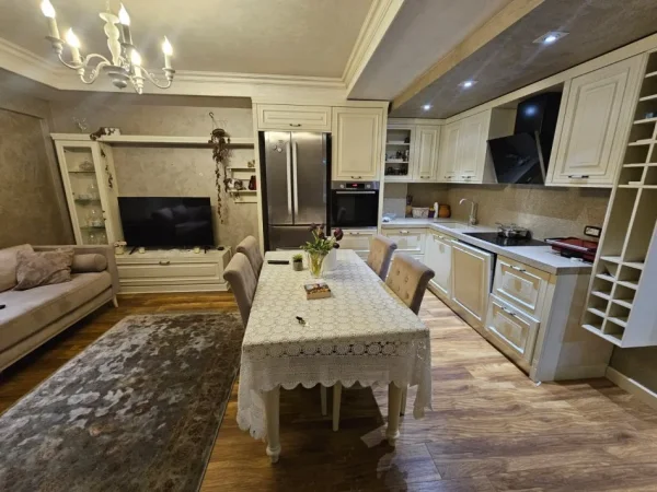 Tirane, shitet apartament 2+1 Kati 3, 240.000 € (QENDËR TIRANË)