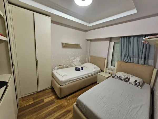 Tirane, shitet apartament 2+1 Kati 3, 240.000 € (QENDËR TIRANË)