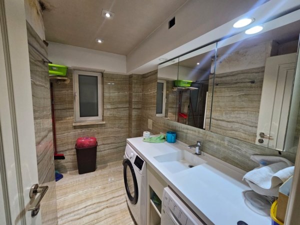 Tirane, shitet apartament 2+1 Kati 3, 240.000 € (QENDËR TIRANË)