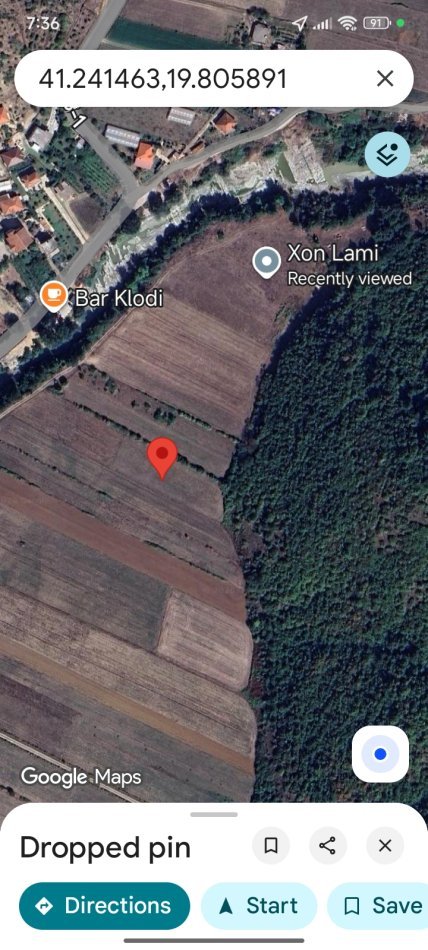 Tirane, shitet toke , 8.000 m² 