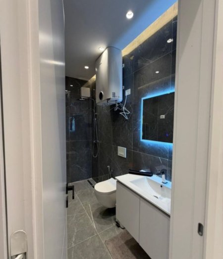 Tirane, jepet me qera apartament 1+1 Kati 6, 70 m² 780 € (ZOGU I ZI)