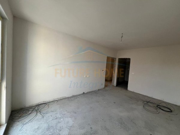 Tirane, shitet apartament 2+1 Kati 3, 121 m² 251.888 € (Xhamlliku)