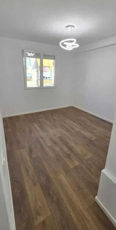 SHITET APARTAMENT 1+1  TE 21 DHJETORI   140.000 €