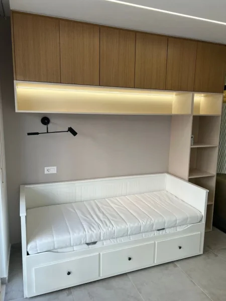 Tirane, jepet me qera apartament 1+1 Kati 3, 85 m² 800 € (LAPRAKE)