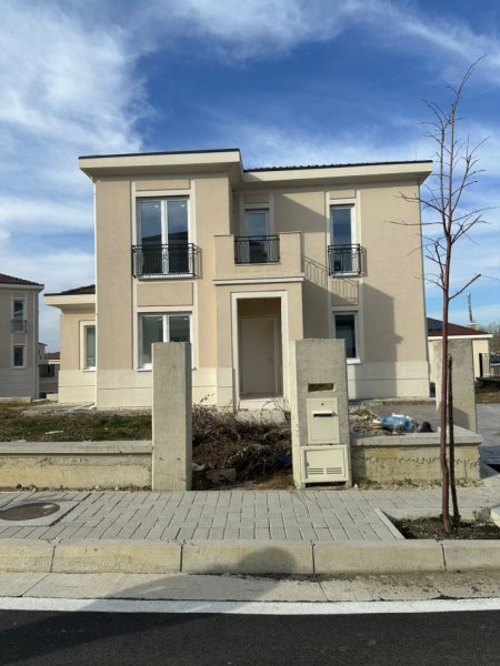 Tirane, shitet Vile 3 Katshe , 1.400.000 €