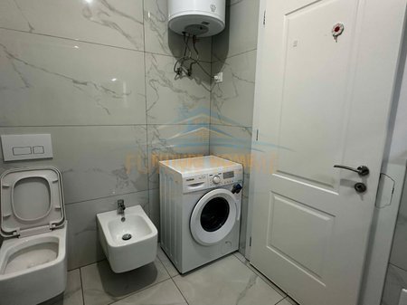 Tirane, jepet me qera 1+1 Kati 7, 60 m² 451 € unaza e re