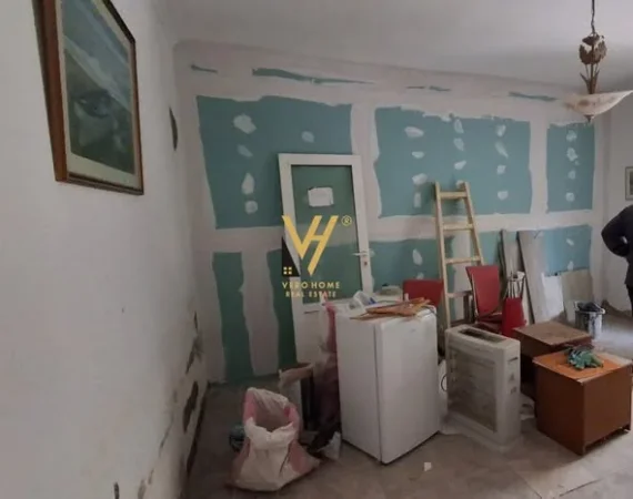 Tirane, jepet me qera garsonier Kati 0, 25 m² 500 € (QENDER)