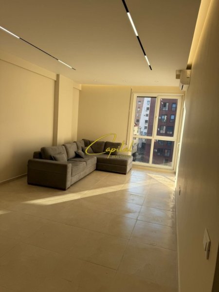 Tirane, jepet me qera apartament 1+1 Kati 3, 74 m² 500 € (5 MAJI)