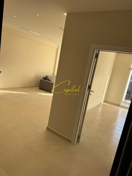 Tirane, jepet me qera apartament 1+1 Kati 3, 74 m² 500 € (5 MAJI)