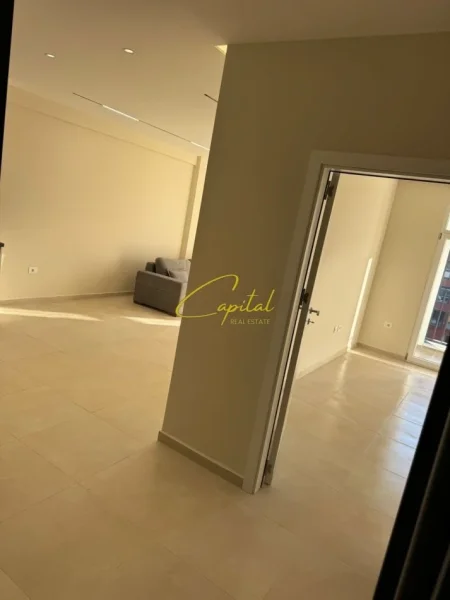 Tirane, jepet me qera apartament 1+1 Kati 3, 74 m² 500 € (5 MAJI)