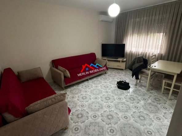 Tirane, jepet me qera apartament 1+1+Ballkon Kati 3, 50 m² 466 € (RRUGA KONGRESI I MANASTRIT,QSUT)