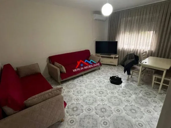 Tirane, jepet me qera apartament 1+1+Ballkon Kati 3, 50 m² 466 € (RRUGA KONGRESI I MANASTRIT,QSUT)