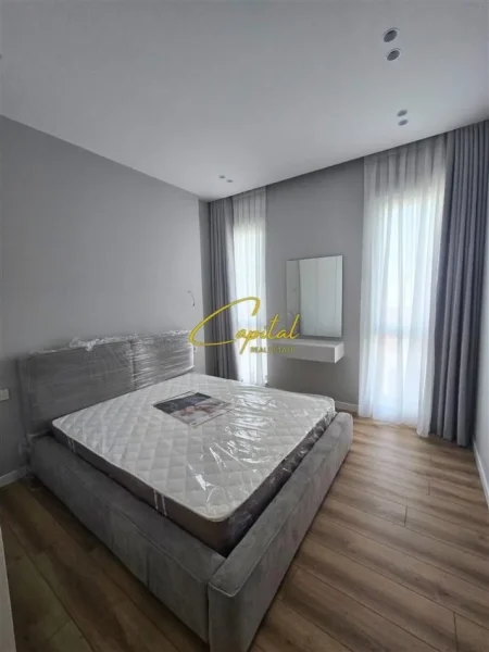 Tirane, jepet me qera apartament 1+1 Kati 3, 77 m² 1.300 € (LIQENI I THATE)