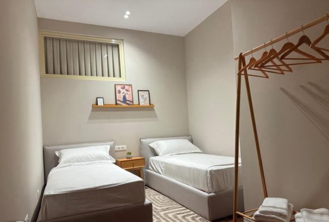 Tirane, shitet apartament 2+1+Ballkon Kati 2, 65 m² 190.000 € (QENDER)