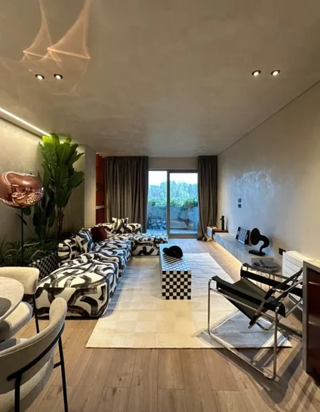 Tirane, jepet me qera apartament 1+1 , 150 m² 2.000 € 