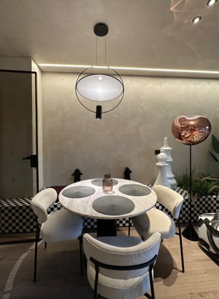 Tirane, jepet me qera apartament 1+1 , 150 m² 2.000 € 