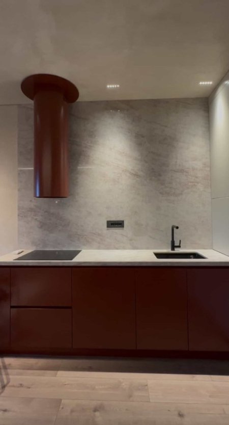 Tirane, jepet me qera apartament 1+1 , 150 m² 2.000 € 