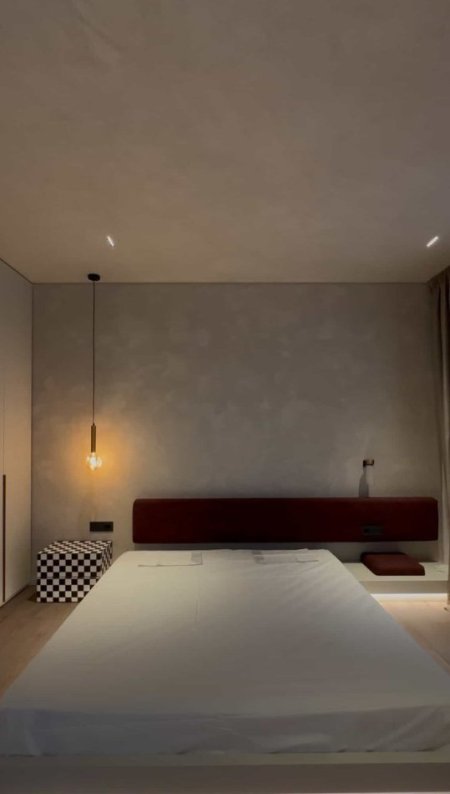 Tirane, jepet me qera apartament 1+1 , 150 m² 2.000 € 