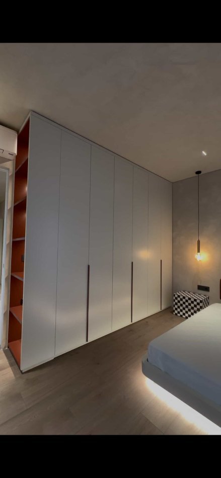 Tirane, jepet me qera apartament 1+1 , 150 m² 2.000 € 