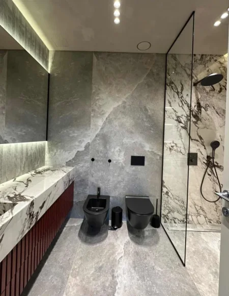 Tirane, jepet me qera apartament 1+1 , 150 m² 2.000 € 