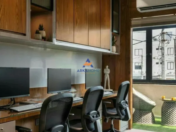 Tirane, jepet me qera zyre Kati 2, 30 m² 520 € 