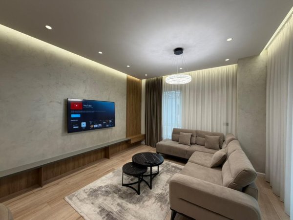 Tirane, jepet me qera apartament 2+1 Kati 2, 140 m² 2.100 € (Air Albania)