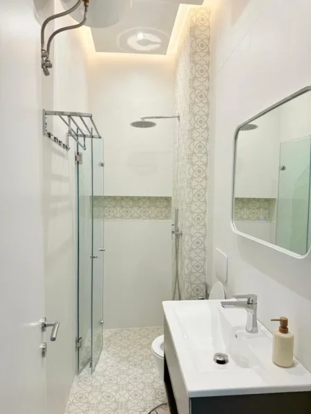 Tirane, shitet apartament 2+1 Kati 2, 65 m² 190.550 € (Rruga e Bogdaneve)